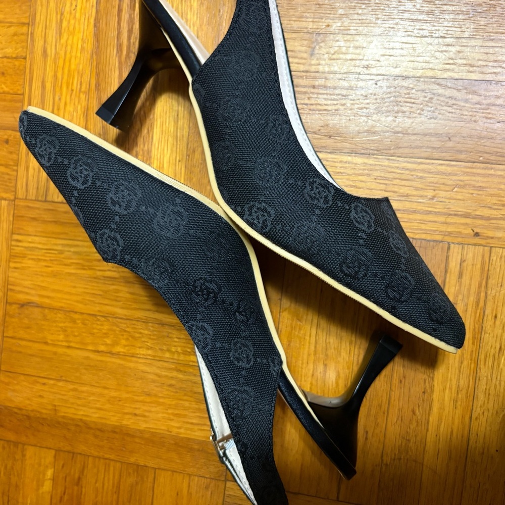 Chic Black Slingback Heels